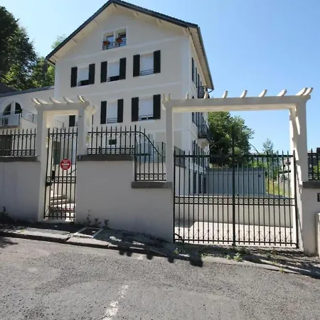 Appartement Grand T3 Au Mont-dore Avec Terrasse Et Parking - Fr-1-608-177