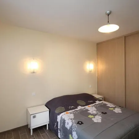 Grand T3 Au Mont-dore Avec Terrasse Et Parking - Fr-1-608-177 *
